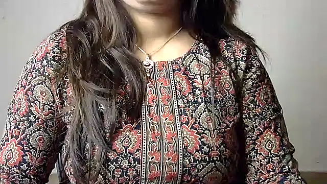 Snapshot of Aaliya02 chatting on June 2026 03:31:02 AM Aaliya02 online show from June 2026 03:31:02 AM