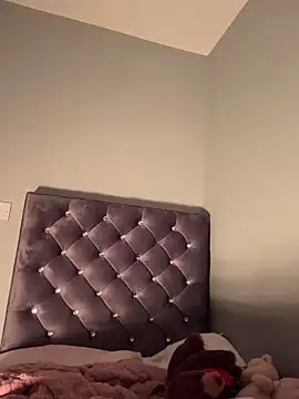 OliviaAshhh online show from November 2025 05:24:01 PM