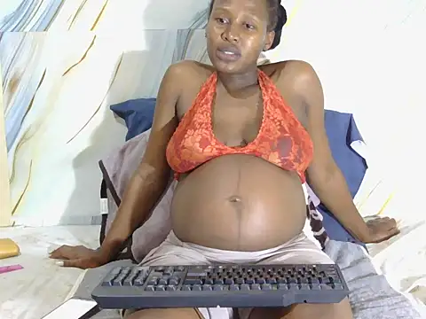 l4 love online show from October 2025 08:08:01 PM