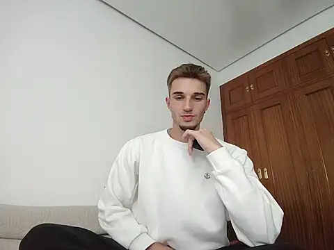 jorgeereyy online show from October 2025 03:35:02 PM