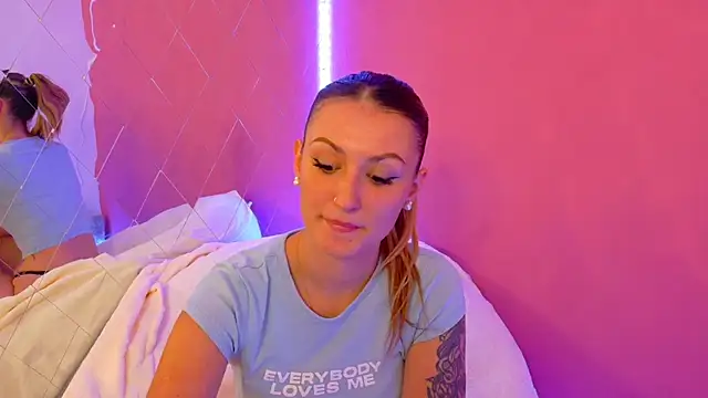 Anaayss  online show from October 2025 05:14:01 AM