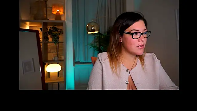 mrs fllowerr online show from October 2025 04:00:01 PM