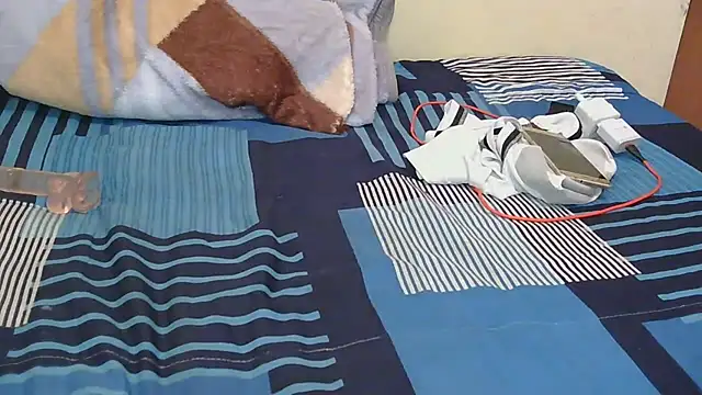 Snapshot of Pearl-Lissa chatting on October 2025 06:06:02 AM Pearl-Lissa online show from October 2025 06:06:02 AM