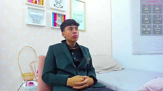 Willow Pearl online show from December 2025 11:19:01 AM