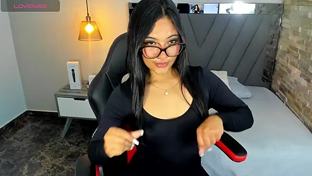 SYLVANA REY4 online show from October 2025 07:23:02 PM