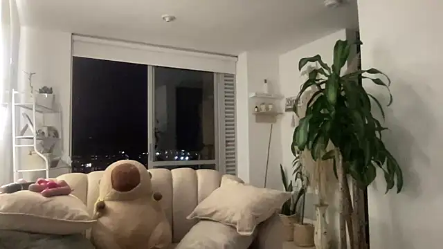 isa  fox online show from November 2025 02:36:02 AM