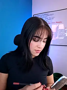 Zafira  online show from November 2025 05:24:01 PM