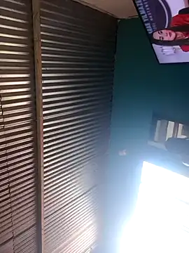 hot-mom22 online show from September 2025 12:19:01 PM