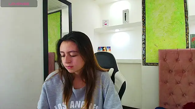 lala clark online show from November 2025 12:59:03 PM