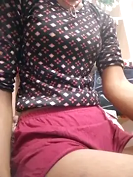 Snapshot of Cuty_kinjal chatting on April 2026 10:45:01 PM Cuty kinjal online show from April 2026 10:45:01 PM