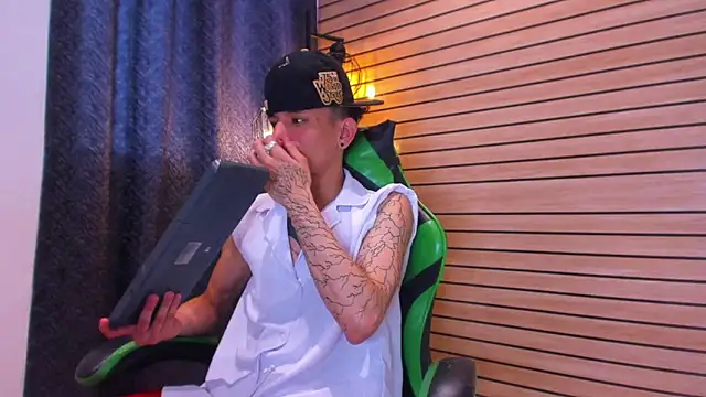 Skinny batman online show from May 2026 09:44:02 PM