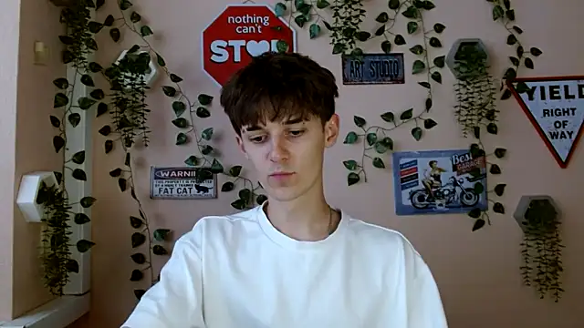 Snapshot of Hoot_Dude_ chatting on October 2025 01:20:01 PM Hoot Dude  online show from October 2025 01:20:01 PM