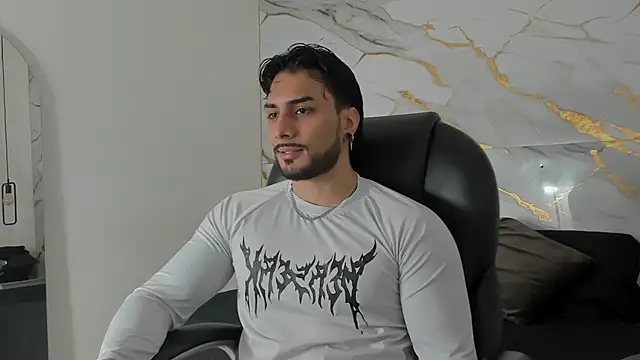 Miike Stone1 online show from January 2026 01:28:02 PM