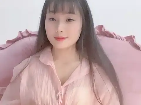 Snapshot of Lie_liee chatting on April 2026 01:35:02 PM Lie liee online show from April 2026 01:35:02 PM