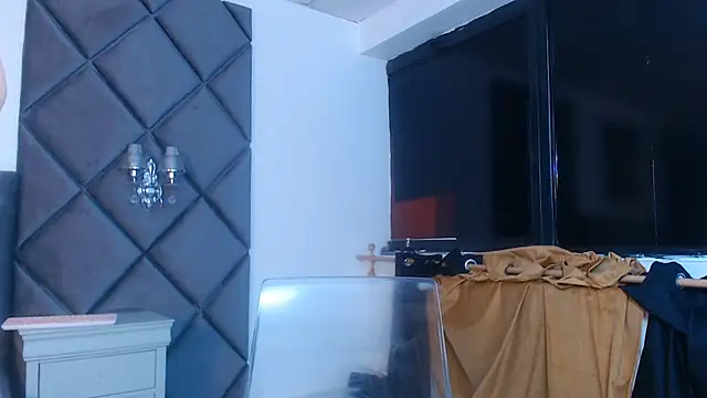 Snapshot of WendyChantal chatting on October 2025 06:02:02 AM WendyChantal online show from October 2025 06:02:02 AM