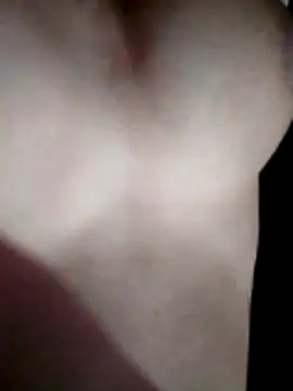 Snapshot of Hot_rieal6 chatting on April 2026 04:22:01 PM Hot rieal6 online show from April 2026 04:22:01 PM