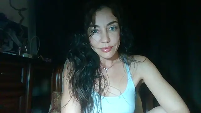 Snapshot of Felariss chatting on October 2025 04:35:02 PM Felariss online show from October 2025 04:35:02 PM