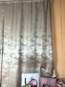 Snapshot of Caramel102004 chatting on October 2025 11:58:01 PM Caramel102004 online show from October 2025 11:58:01 PM