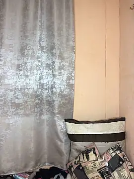 Snapshot of Caramel102004 chatting on November 2025 10:21:02 PM Caramel102004 online show from November 2025 10:21:02 PM