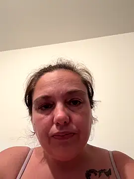 Snapshot of Eleanorxx chatting on October 2025 08:29:02 PM Eleanorxx online show from October 2025 08:29:02 PM