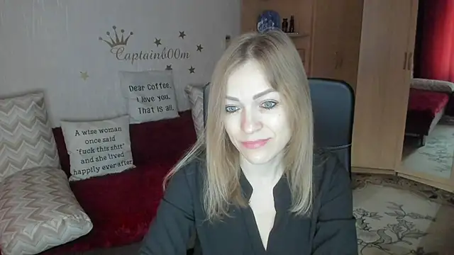 Tiffany Bates online show from October 2025 04:01:02 AM