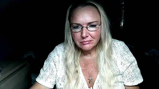 Snapshot of Sandy-Summer chatting on September 2025 11:25:01 AM Sandy-Summer online show from September 2025 11:25:01 AM