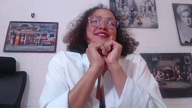 Snapshot of venus_lov9 chatting on October 2025 10:56:02 AM venus lov9 online show from October 2025 10:56:02 AM