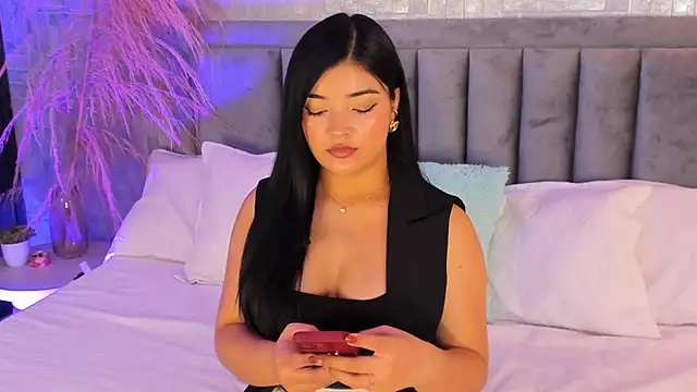 EmmaBlossom online show from November 2025 07:14:01 PM