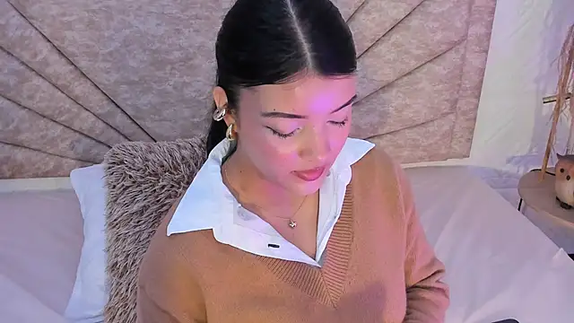 EmmaBlossom online show from December 2025 04:14:01 PM