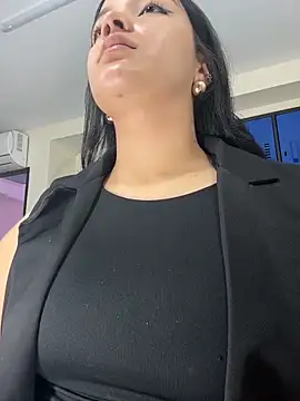 EmmaBlossom online show from March 2026 12:43:01 PM