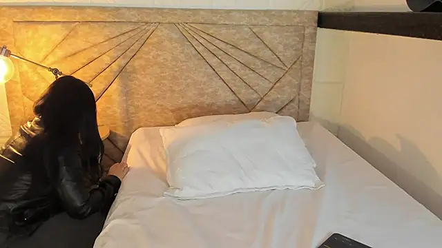 EmmaBlossom online show from March 2026 12:38:02 PM