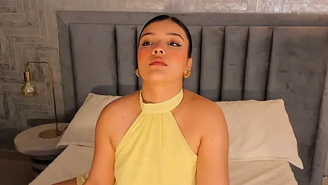 EmmaBlossom online show from April 2026 12:47:01 PM