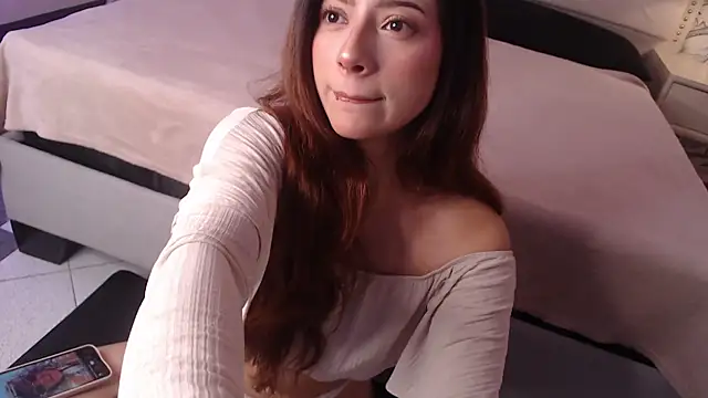 Adrianna5  online show from November 2025 11:21:01 AM