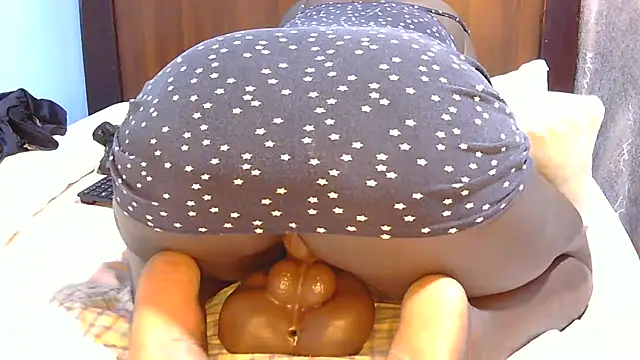 SpiceySnack online show from February 2026 06:26:01 AM