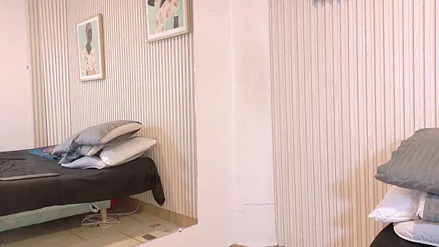 Abrilmirren online show from March 2026 11:12:01 AM