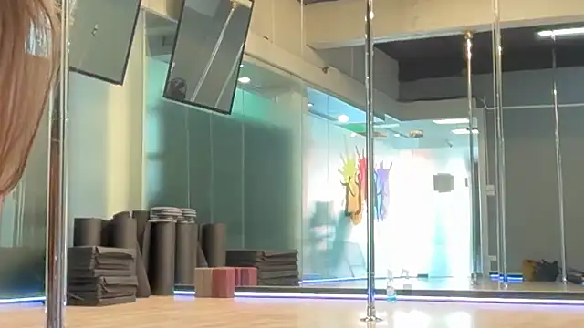 Roriann online show from February 2026 10:25:02 AM