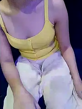 Snapshot of RIYA_LIVE0 chatting on October 2025 05:35:01 PM RIYA LIVE0 online show from October 2025 05:35:01 PM