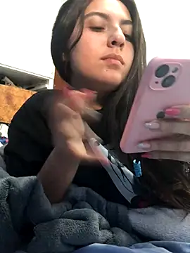 Snapshot of larj021bb chatting on November 2025 08:19:01 PM larj021bb online show from November 2025 08:19:01 PM