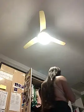 Snapshot of larj021bb chatting on February 2026 09:19:01 PM larj021bb online show from February 2026 09:19:01 PM