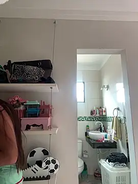 Snapshot of larj021bb chatting on April 2026 12:39:01 PM larj021bb online show from April 2026 12:39:01 PM