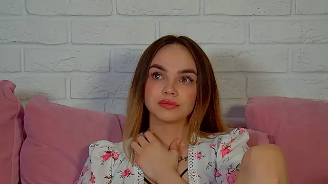 Snapshot of AnitaVenture chatting on May 2026 04:07:02 AM AnitaVenture online show from May 2026 04:07:02 AM