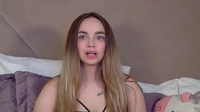 Snapshot of AnitaVenture chatting on May 2026 04:17:02 PM AnitaVenture online show from May 2026 04:17:02 PM