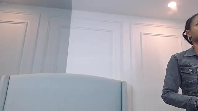 ChantalGarner online show from November 2025 02:21:01 PM