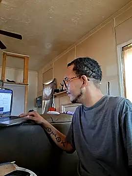 ThrowedWorldWide online show from December 2025 02:37:01 PM