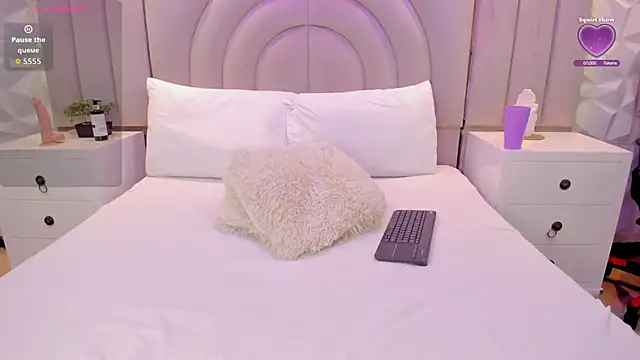 celestebellmont online show from October 2025 12:37:02 PM