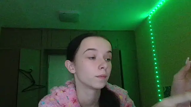 Emilia Light online show from October 2025 06:56:01 AM