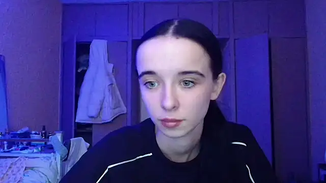 Emilia Light online show from November 2025 12:34:01 PM