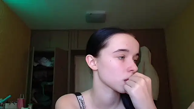 Emilia Light online show from February 2026 10:27:01 AM