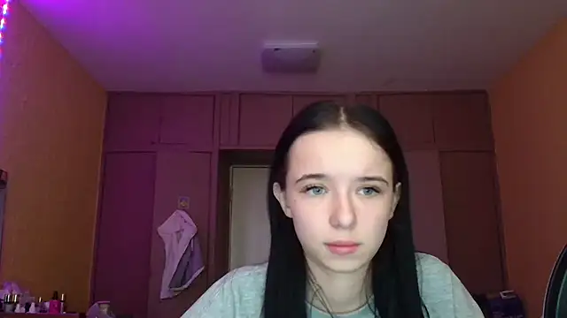 Emilia Light online show from April 2026 06:46:01 AM