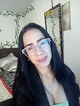 YaraDuartee online show from January 2026 11:47:02 PM